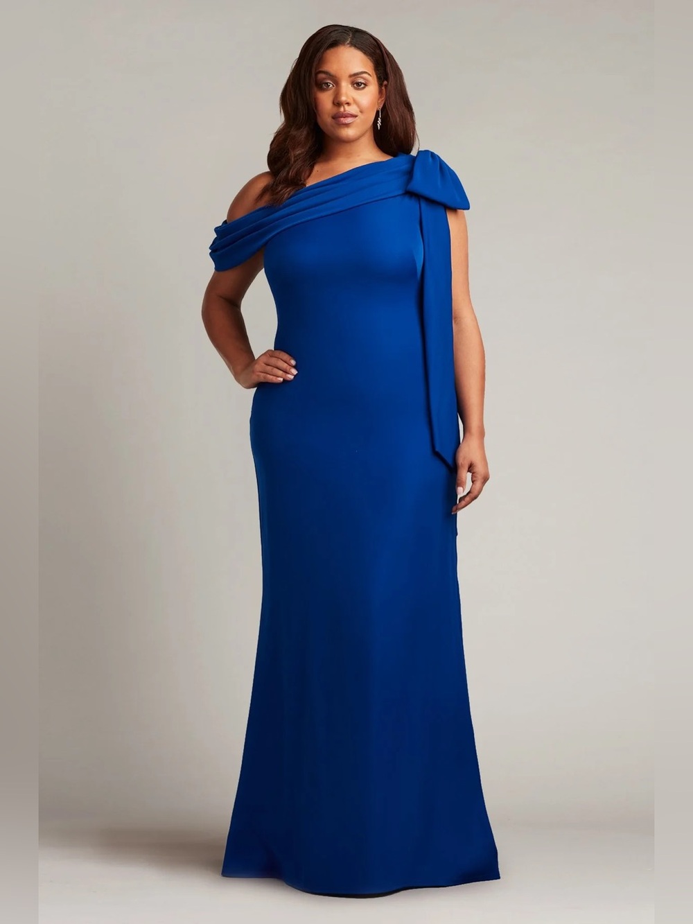 TADASHI SHOJI - CASSIA BOW-SHOULDER CREPE GOWN